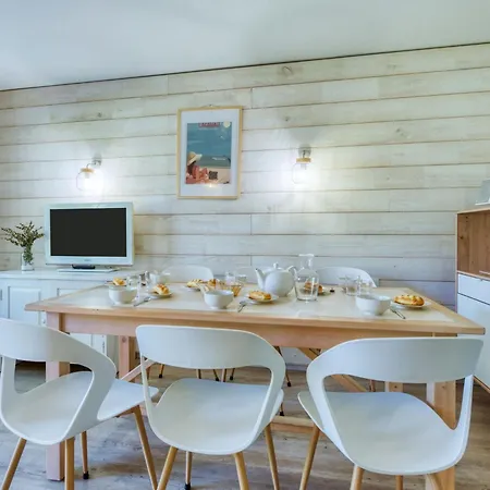 Holiday home Domaine Golf Resort-2 By Interhome Lacanau